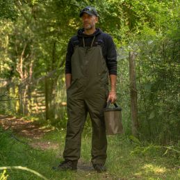 Avid Carp Revolve Waterproof Suit Taille M – Combinaison imperméable légère deux pièces | CarpeConnect