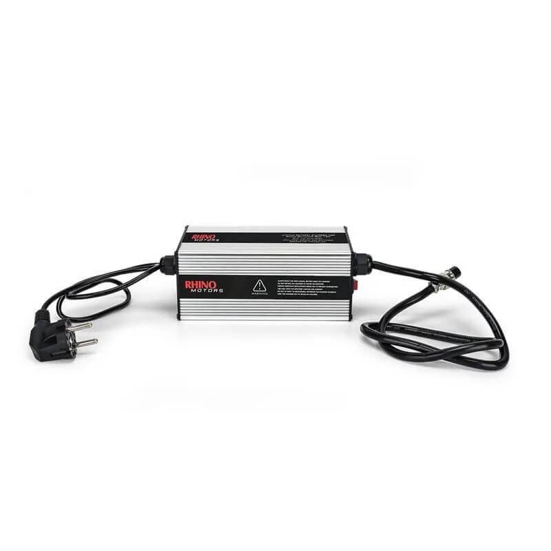 RHINO Battery Charger 12V 15Ah – Chargeur rapide et fiable pour Outdoor Boxes | CarpeConnect