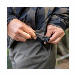 Ensemble Avid Carp Distortion Camo Thermal Suit – Taille M | Combinaison thermique carpe | CarpeConnect
