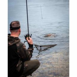Fox EOS X Landing Net 2 pièces 6FT – Épuisette carpe carbone 42" | CarpeConnect