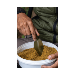 Korum Bait Scoop Small - Pelle à appâts compacte | Carpe Connect