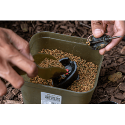 Korum Bait Scoop Small - Pelle à appâts compacte | Carpe Connect